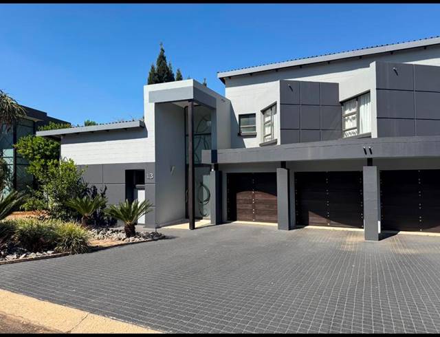 6 BEDROOM HOUSE FOR SALE IN MIDLANDS ESTATE